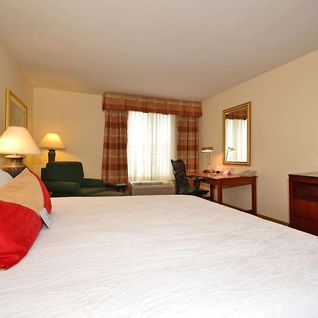 Hilton Garden Inn Tulsa Airport Eksteriør billede