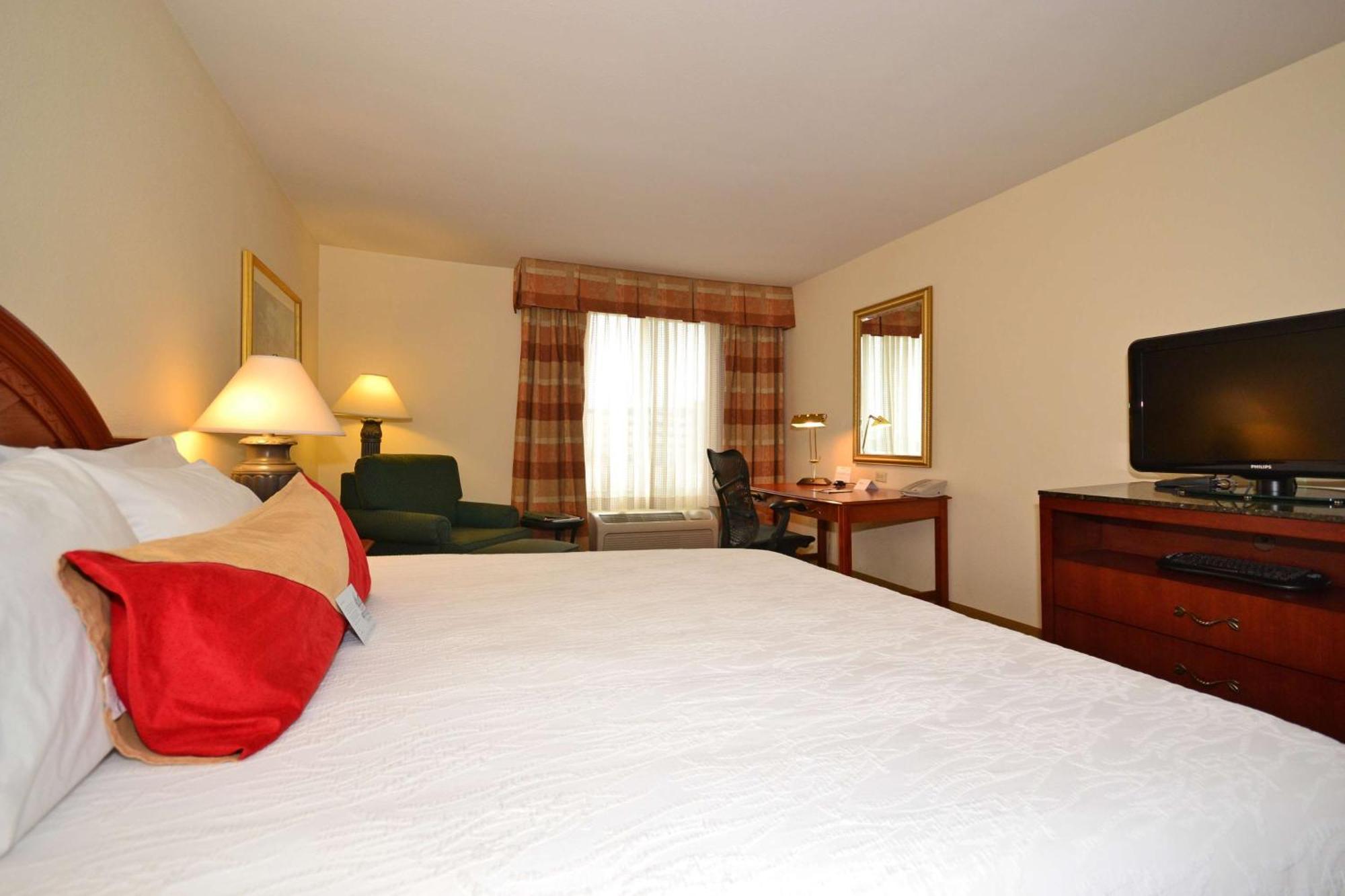 Hilton Garden Inn Tulsa Airport Eksteriør billede