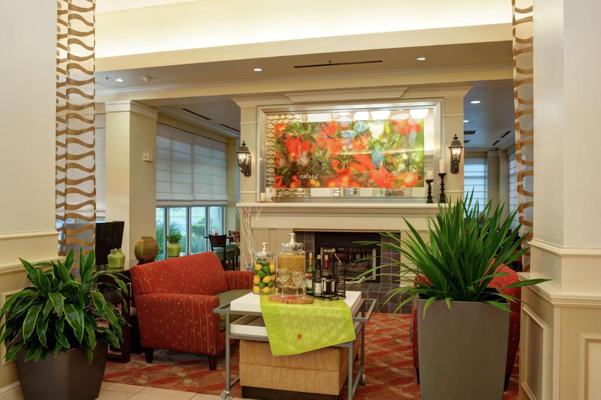 Hilton Garden Inn Tulsa Airport Eksteriør billede