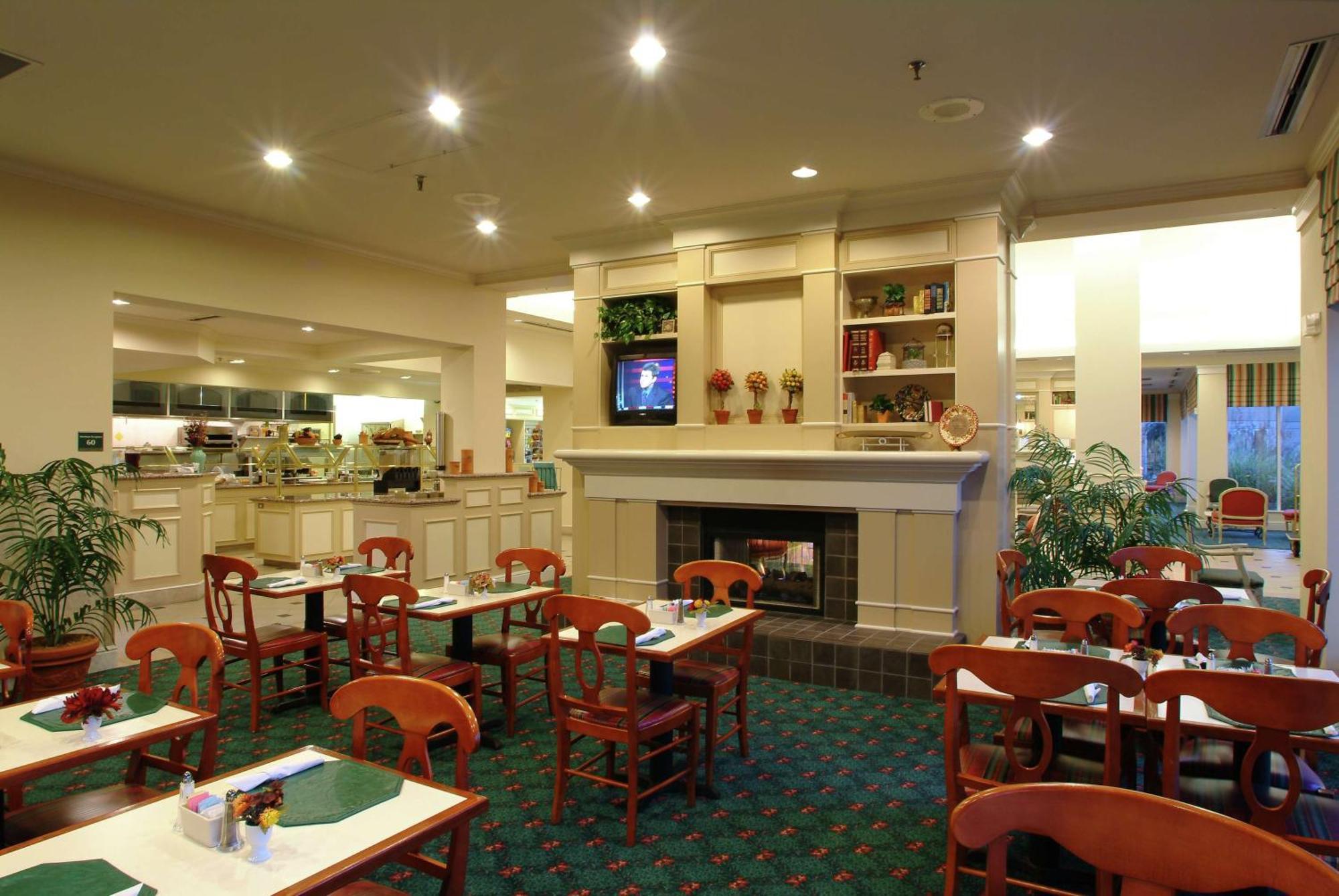 Hilton Garden Inn Tulsa Airport Eksteriør billede