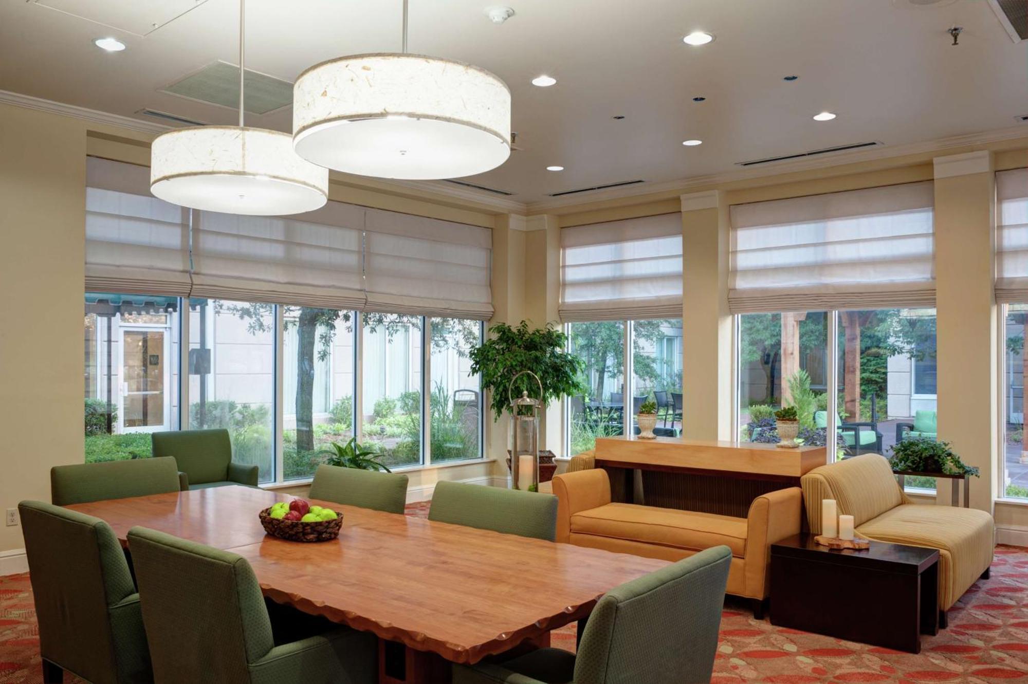 Hilton Garden Inn Tulsa Airport Eksteriør billede