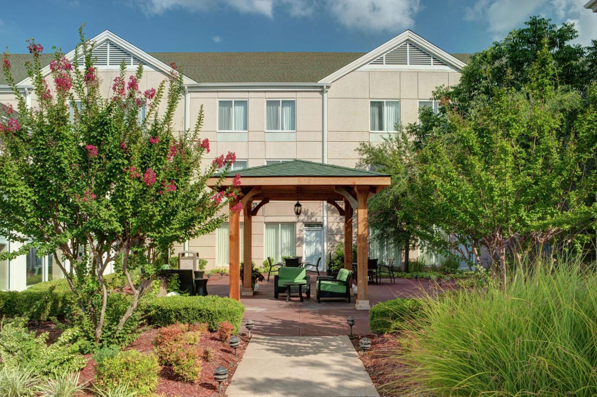 Hilton Garden Inn Tulsa Airport Eksteriør billede