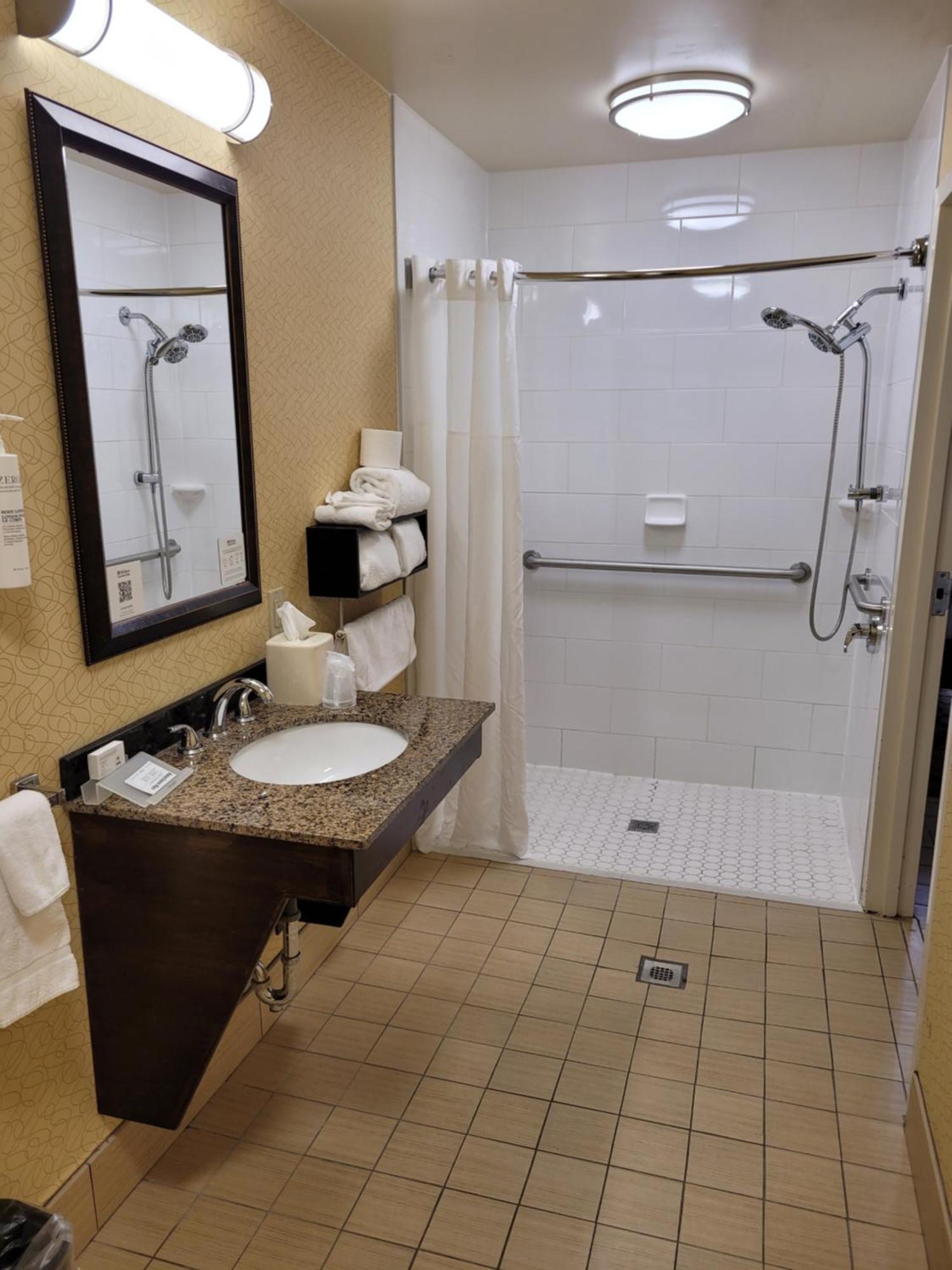 Hilton Garden Inn Tulsa Airport Eksteriør billede