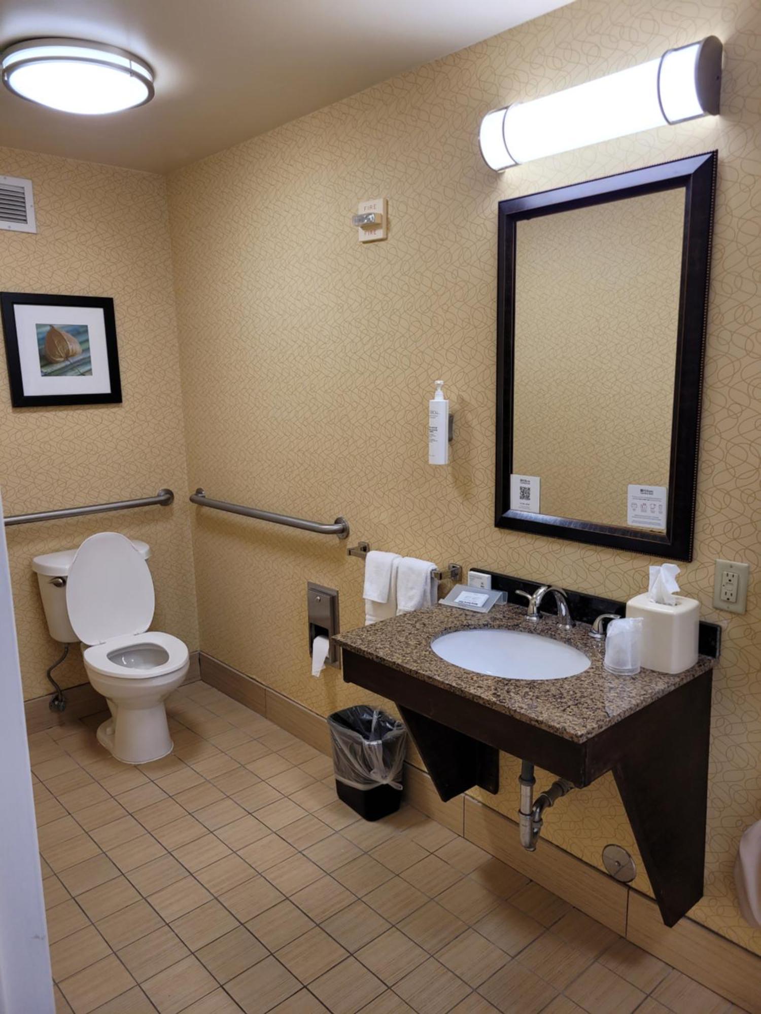 Hilton Garden Inn Tulsa Airport Eksteriør billede