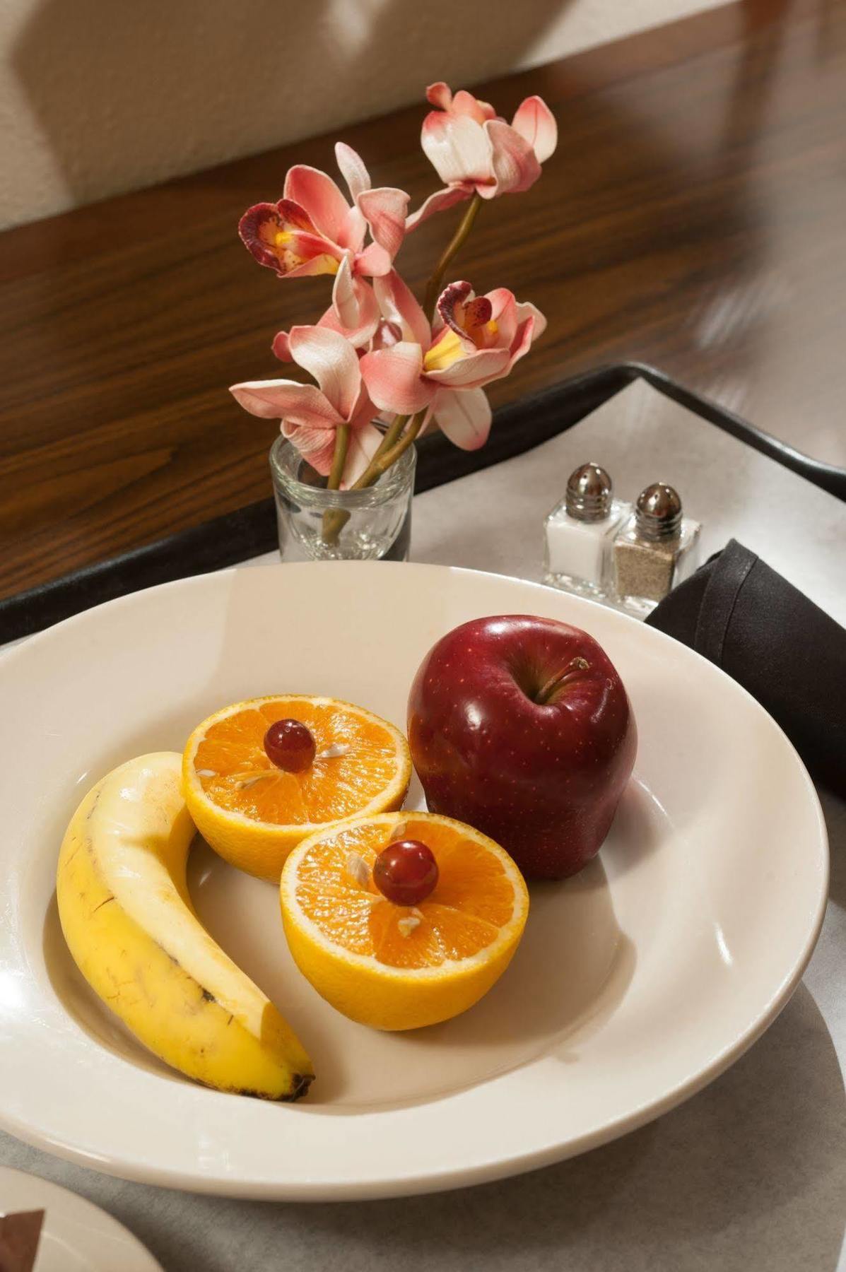 Hilton Garden Inn Tulsa Airport Eksteriør billede
